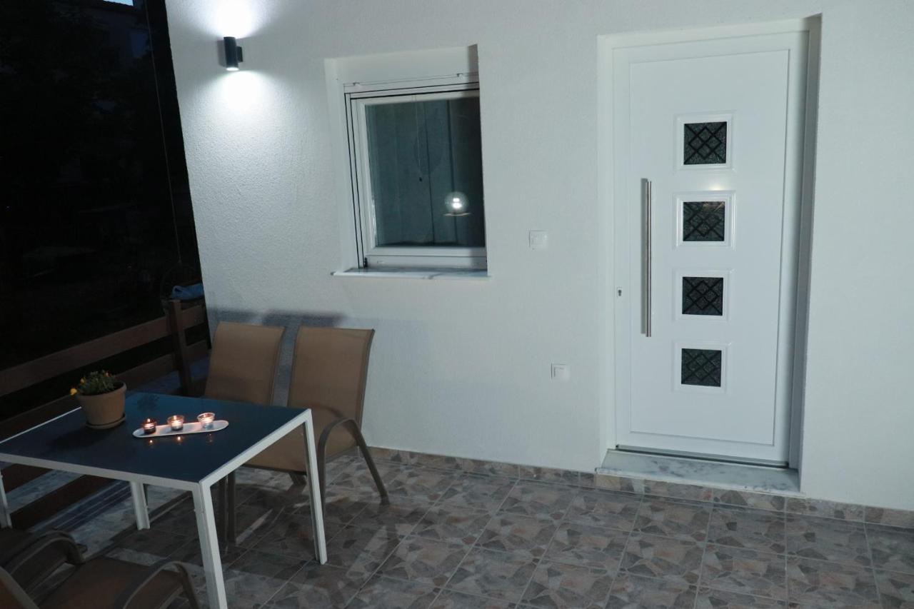 Filippou Luxury Apartments Flojitá Kültér fotó