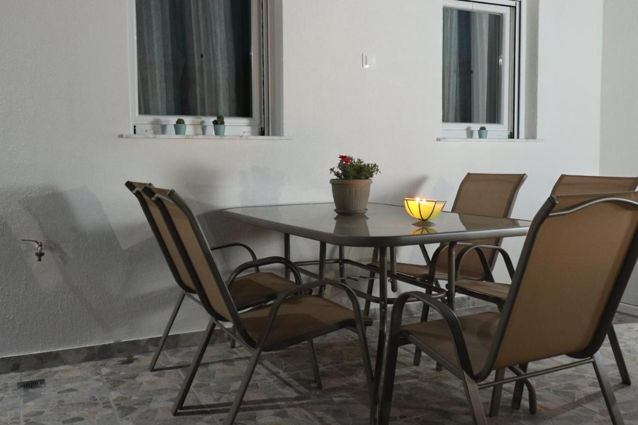 Filippou Luxury Apartments Flojitá Kültér fotó
