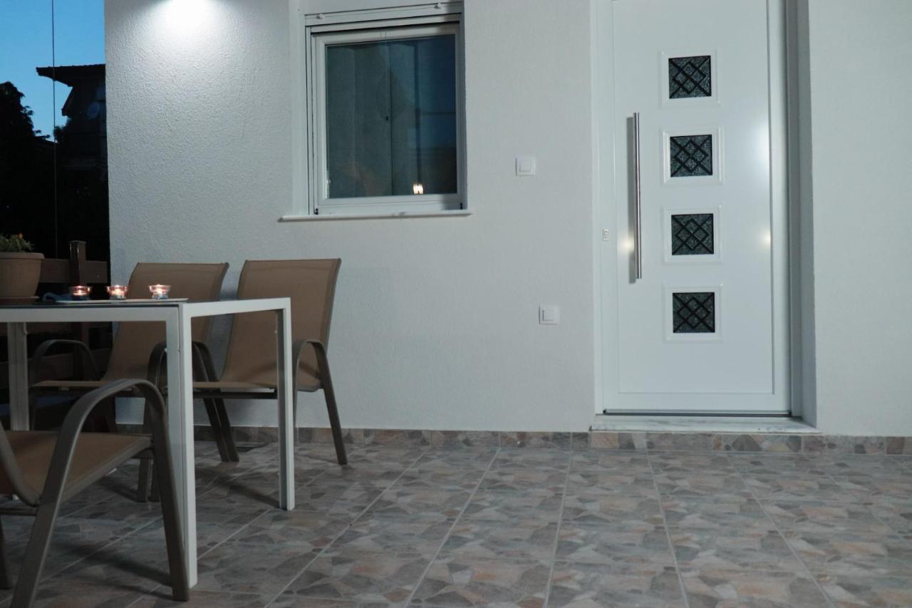 Filippou Luxury Apartments Flojitá Kültér fotó