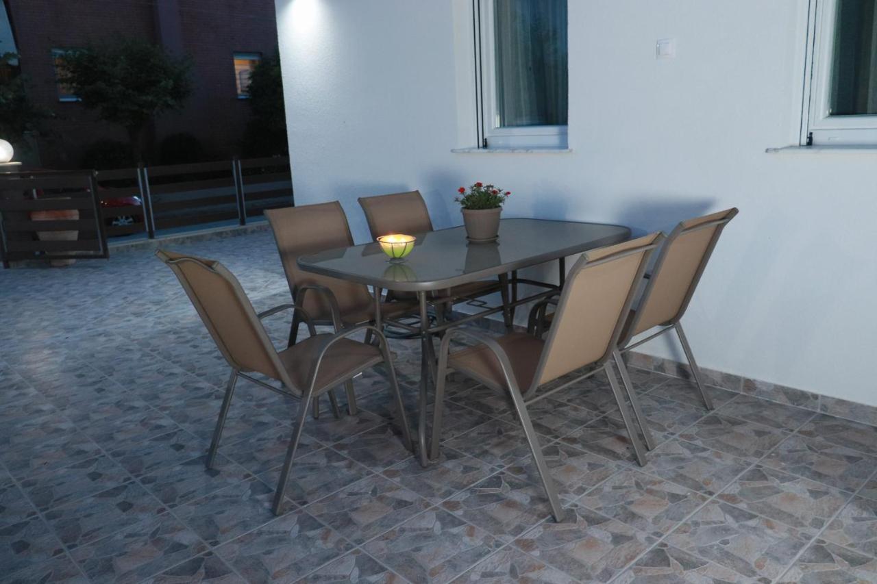Filippou Luxury Apartments Flojitá Kültér fotó
